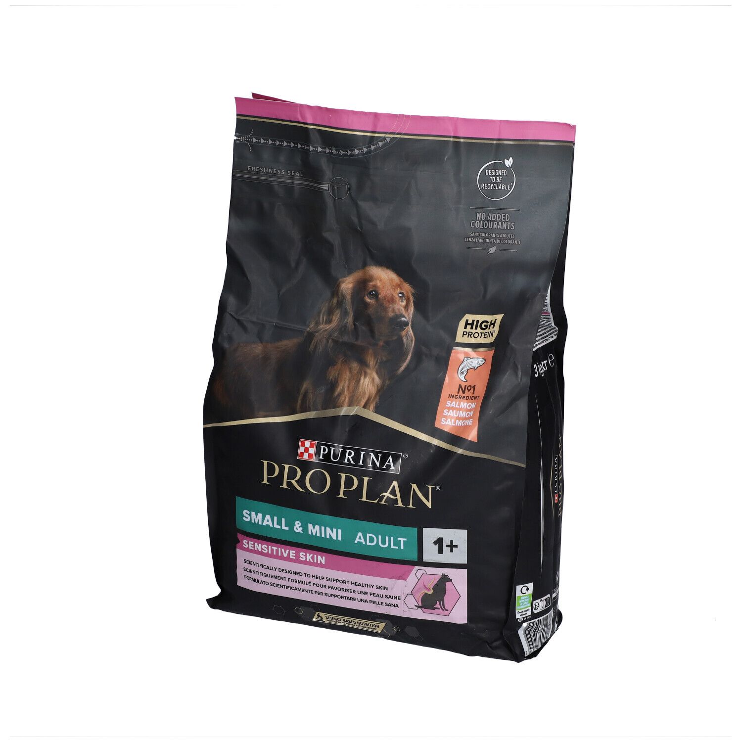 PURINA PRO PLAN, nourriture pour chiens. Emballage noir avec chien. Texte: Small & Mini Adult Sensitive Skin. Avec OPTIDERMA™ Saumon.
