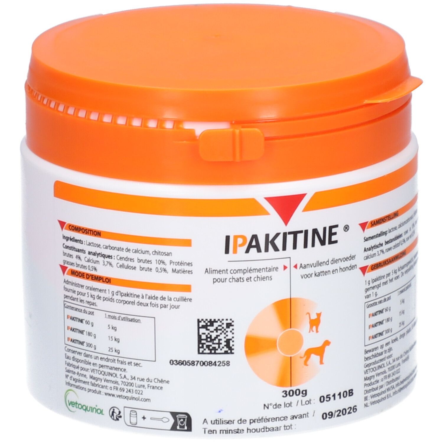 Pot blanc avec couvercle orange. Inscription Ipakitine®. Contient un aliment complémentaire pour chats et chiens. 300g.