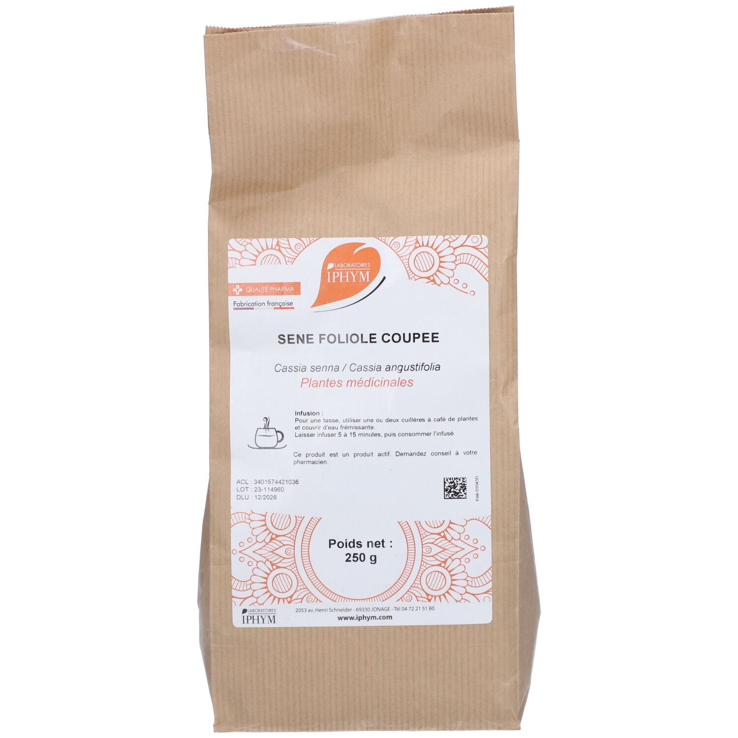 Sachet en papier brun avec étiquette. Inscription : Séné folioles coupées, Cassia senna. Poids net : 250 g. Marque : IPHYM.
