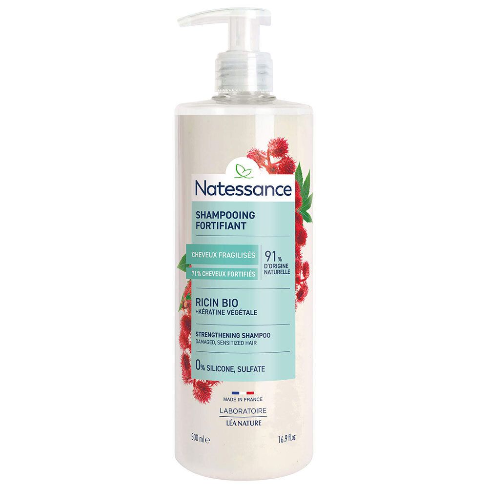 Shampoo-Flasche mit Pumpe. Aufschrift: Natessance, Shampooing Fortifiant, Ricin Bio, 91% natürliche Inhaltsstoffe.