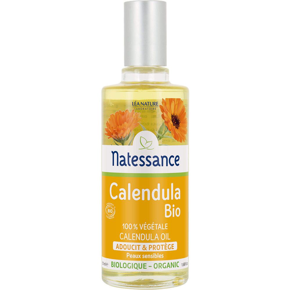 Flakon mit Natessance Calendula Bio Öl. Gelbe Flüssigkeit, silberner Deckel. Aufschrift: 100% végétale, Calendula Oil, Adoucit & Protège.