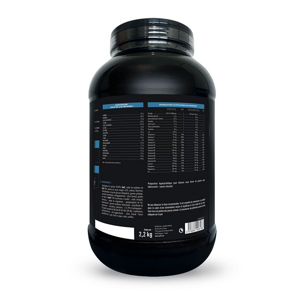Rückseite einer schwarzen Dose mit Nährwertangaben. Marke EA FIT. 2,2 kg.