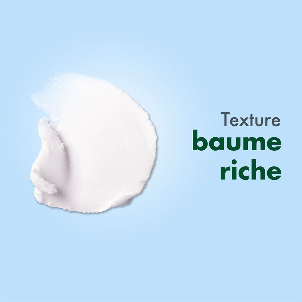 Tache de crème blanche. Texte : Texture baume riche.
