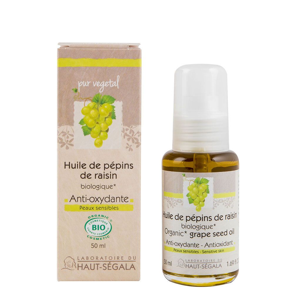 Flasche und Karton mit Produktetikett. Aufschrift: Huile de pépins de raisin biologique, Anti-oxydante, Peaux sensibles. Bio-Siegel.