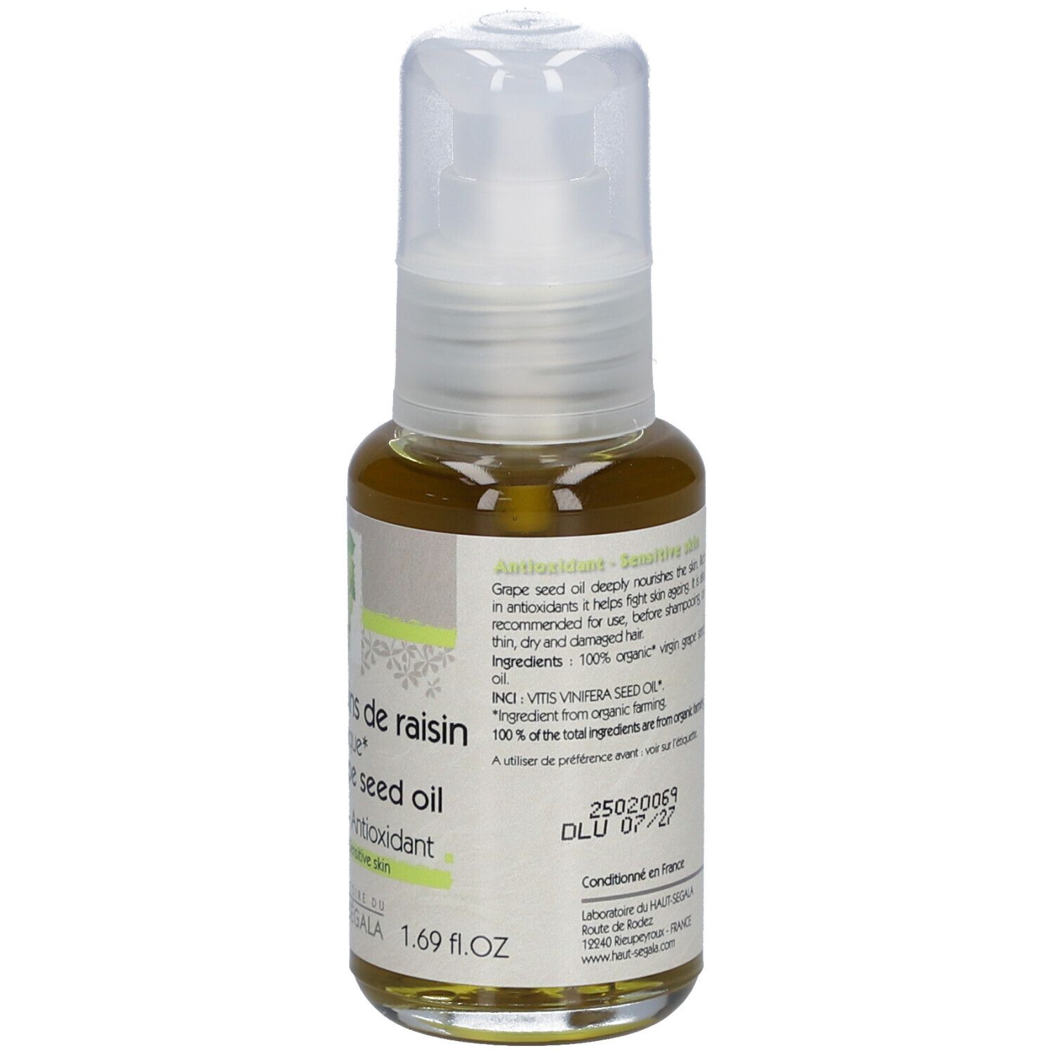 Glasflakon mit Sprühkopf. Etikett mit Aufschrift: Huile de pépins de raisin biologique, Anti-oxydante, Peaux sensibles. Bio-Siegel. 50 ml.