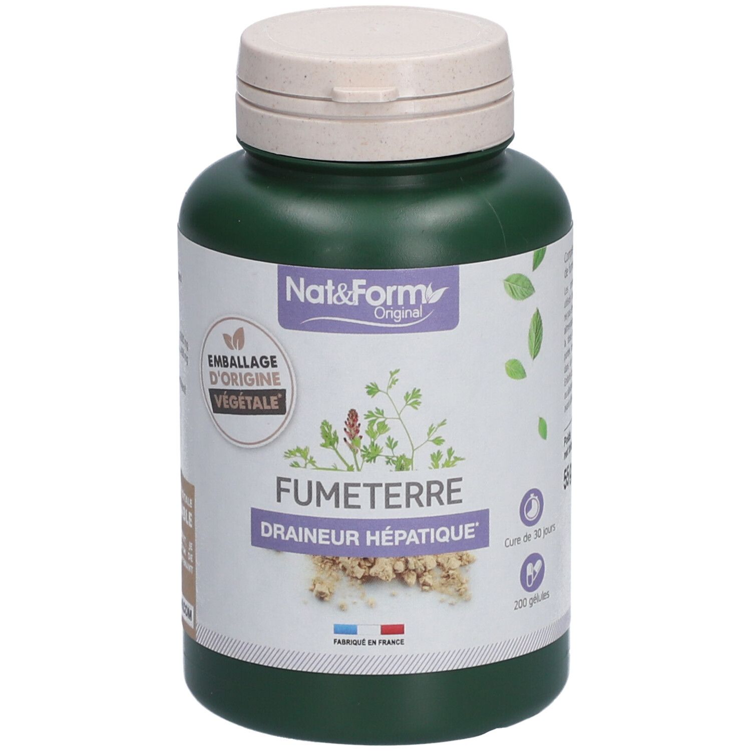 Grüne Flasche mit weißem Deckel. Etikett mit Produktnamen und Logo. Französische und italienische Flagge.
