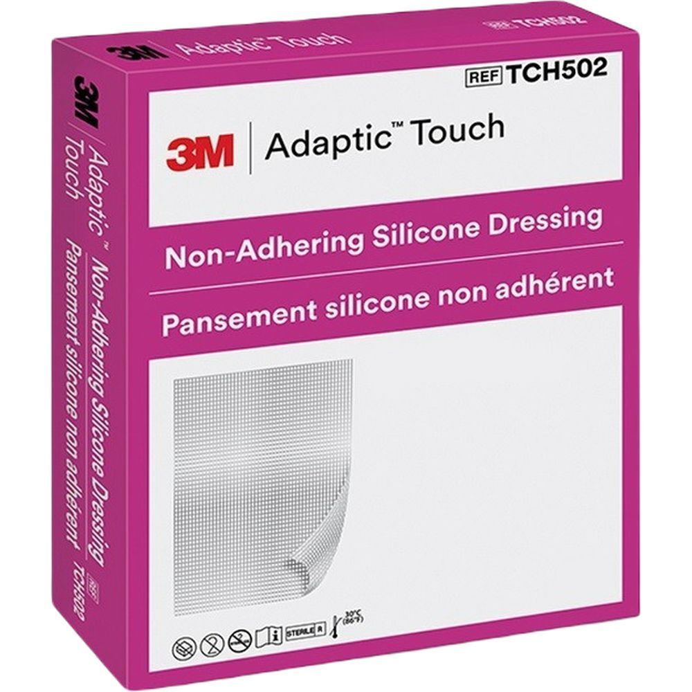 Roze verpakking 3M Adaptic Touch. Opschrift: Non-Adhering Silicone Dressing. Zichtbaar: verband. REF TCH502.