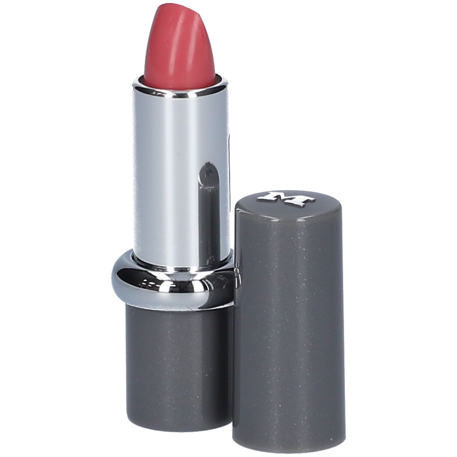 Rosafarbener Lippenstift, silberne Hülse, grauer Deckel daneben. Deckel mit 'M' Logo.