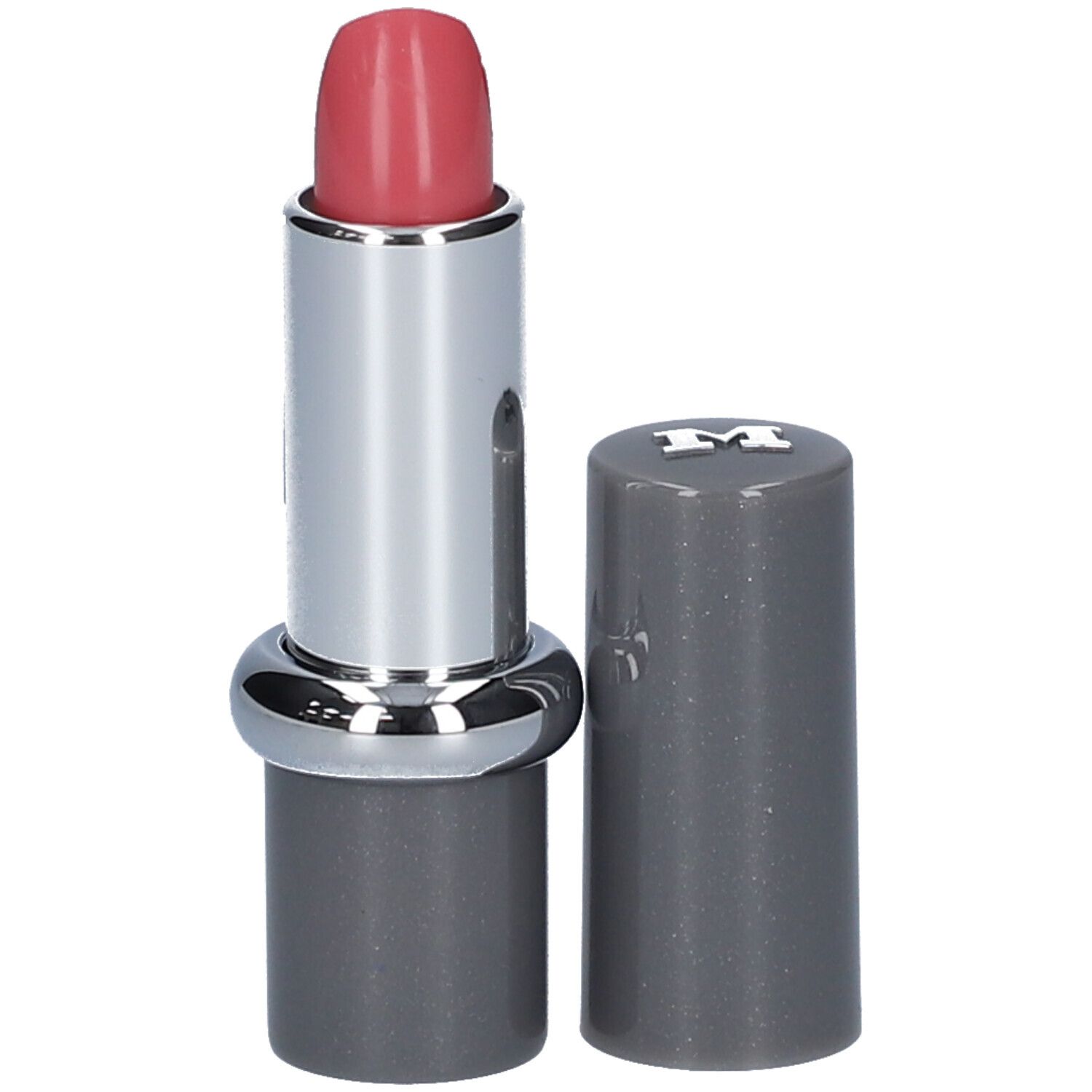 Lippenstift, rosa Farbe, silberne Hülse, grauer Deckel daneben. Deckel mit 'M' Logo.