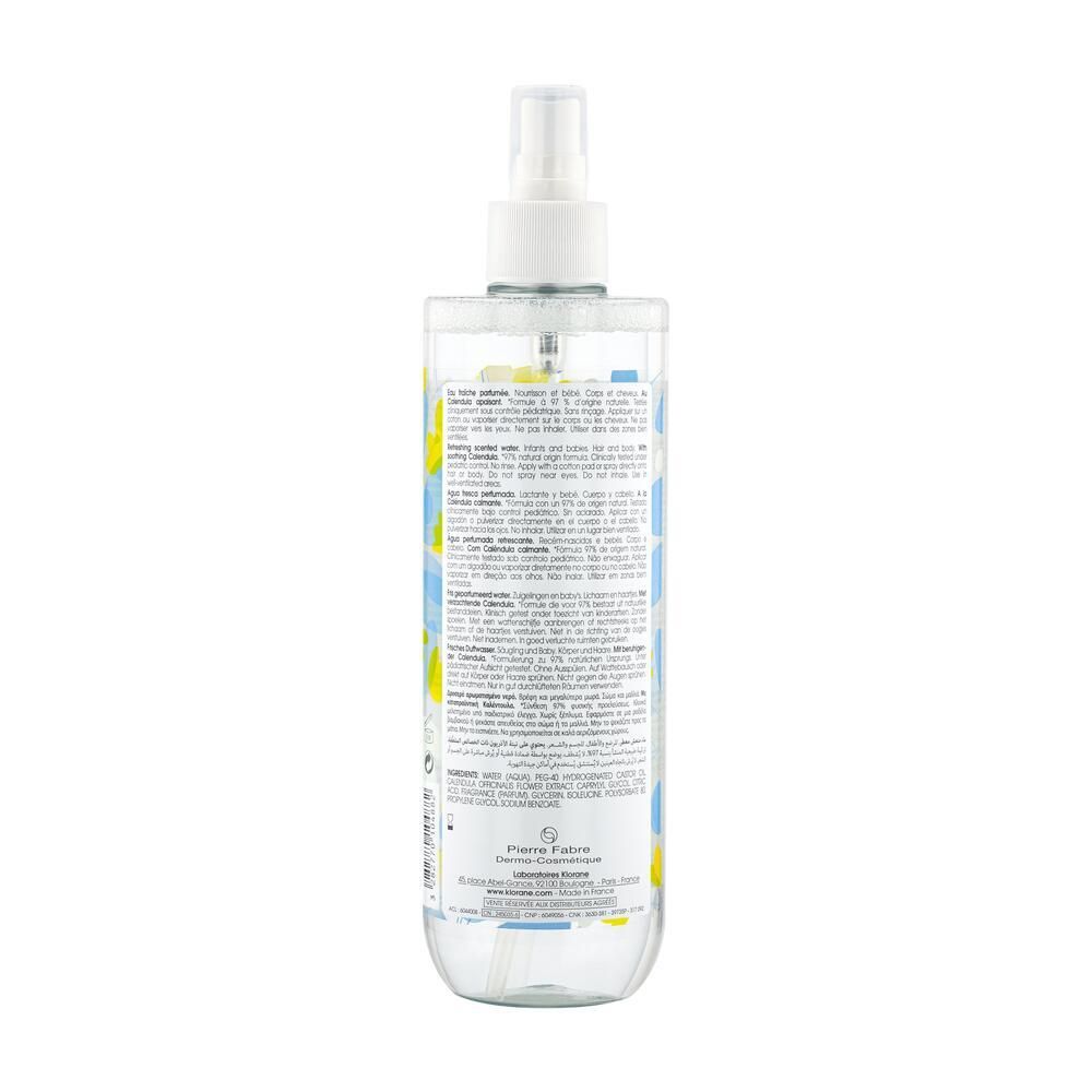 Achterkant van de Klorane Bébé Eau Fraîche Parfumée fles. Tekst en productinformatie op witte achtergrond.