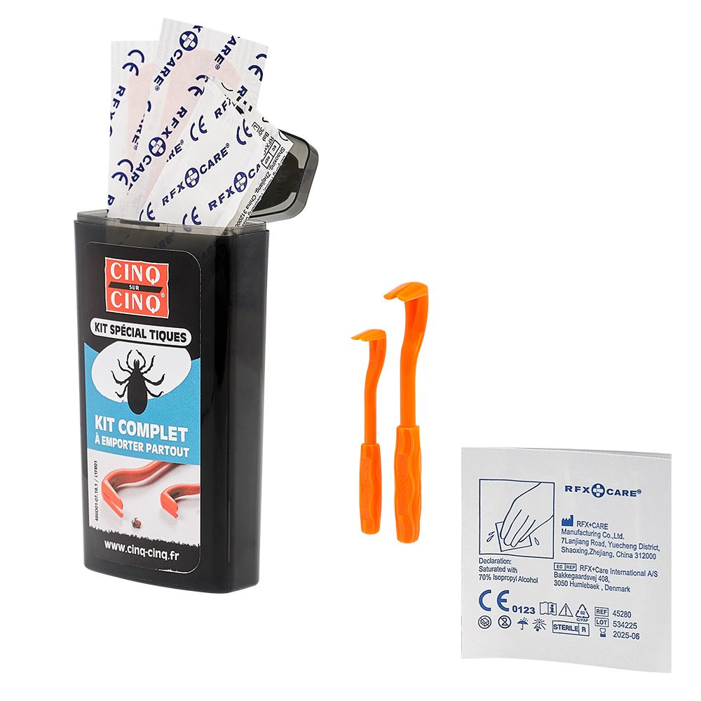 Boîte noire ouverte avec logo Cinq sur Cinq. Contient outils, lingettes et instructions. Outils orange.