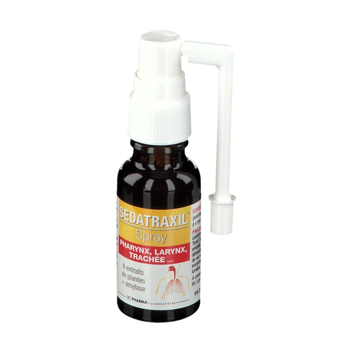 Flacon brun avec pulvérisateur blanc et applicateur. Inscription: Sedatraxil Spray, pour pharynx, larynx, trachée. 6 extraits de plantes.