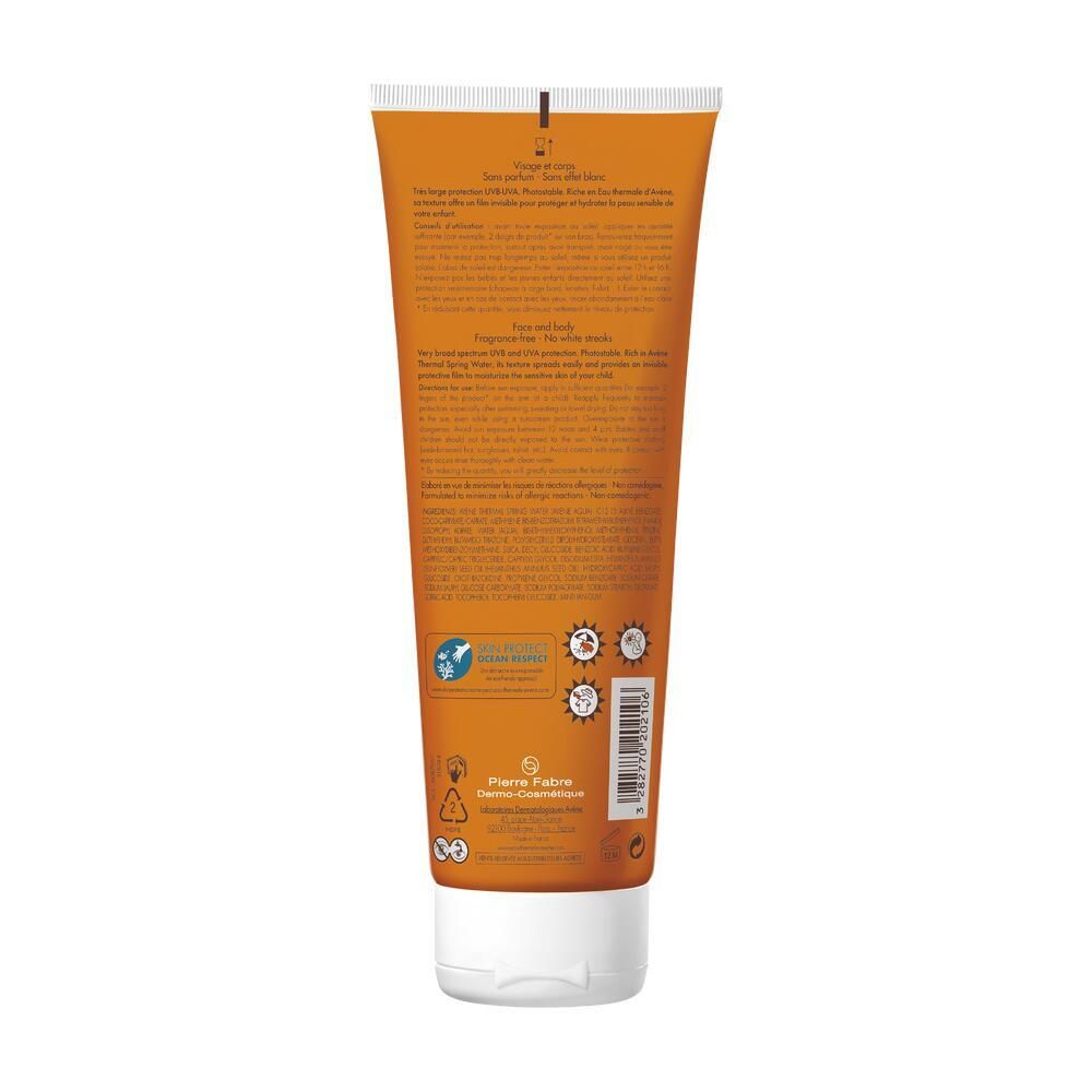 Dos d'un tube de crème solaire. Texte multilingue. Logos et certifications.