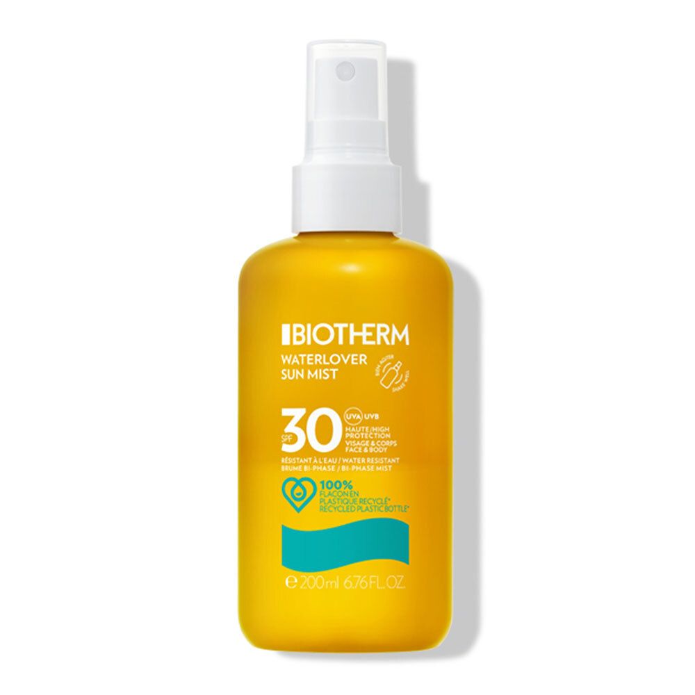 Flacon jaune avec vaporisateur. Inscription : Biotherm Waterlover Sun Mist 30. Avec graphiques bleus et verts.
