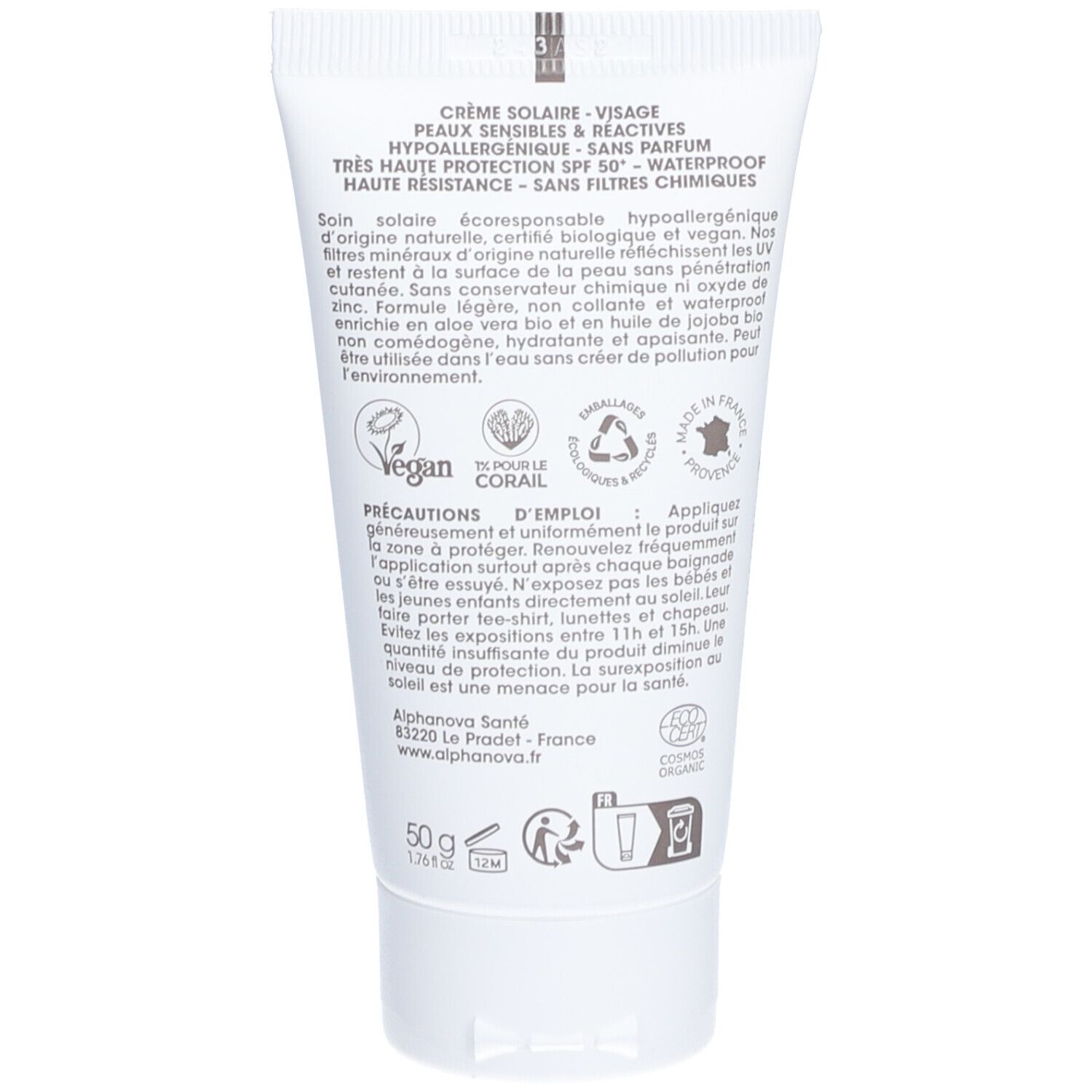 Rückseite der Sonnencreme-Tube. Text in mehreren Sprachen. Vegan und umweltfreundlich.