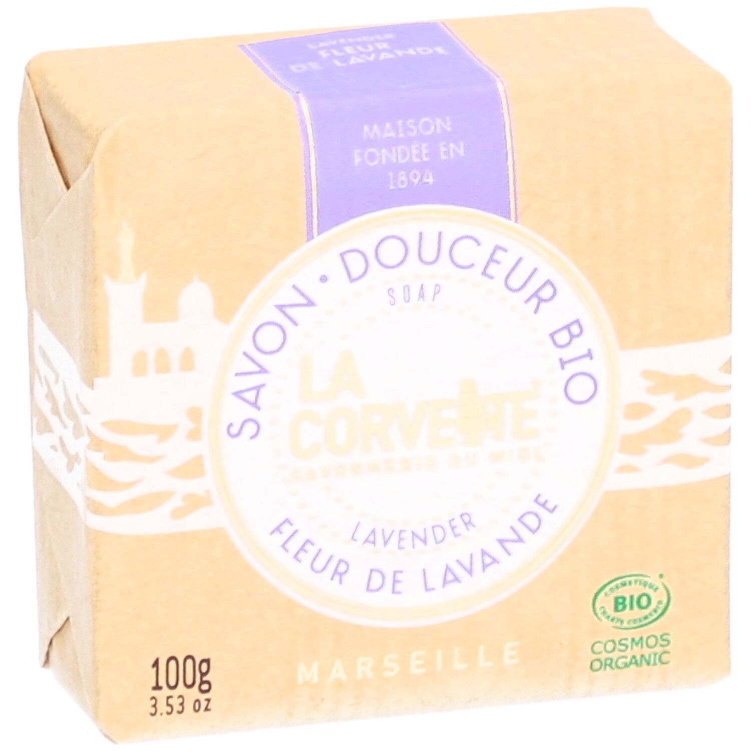 Savon emballé, légèrement oblique. Inscription: LA CORVETTE, Fleur de Lavande, 100g, bio.