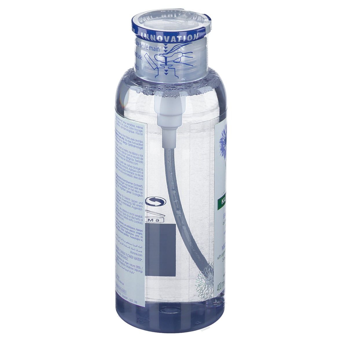 Flacon transparent avec liquide bleu et pompe. Étiquette avec texte. Bouchon avec bande bleue et inscription.