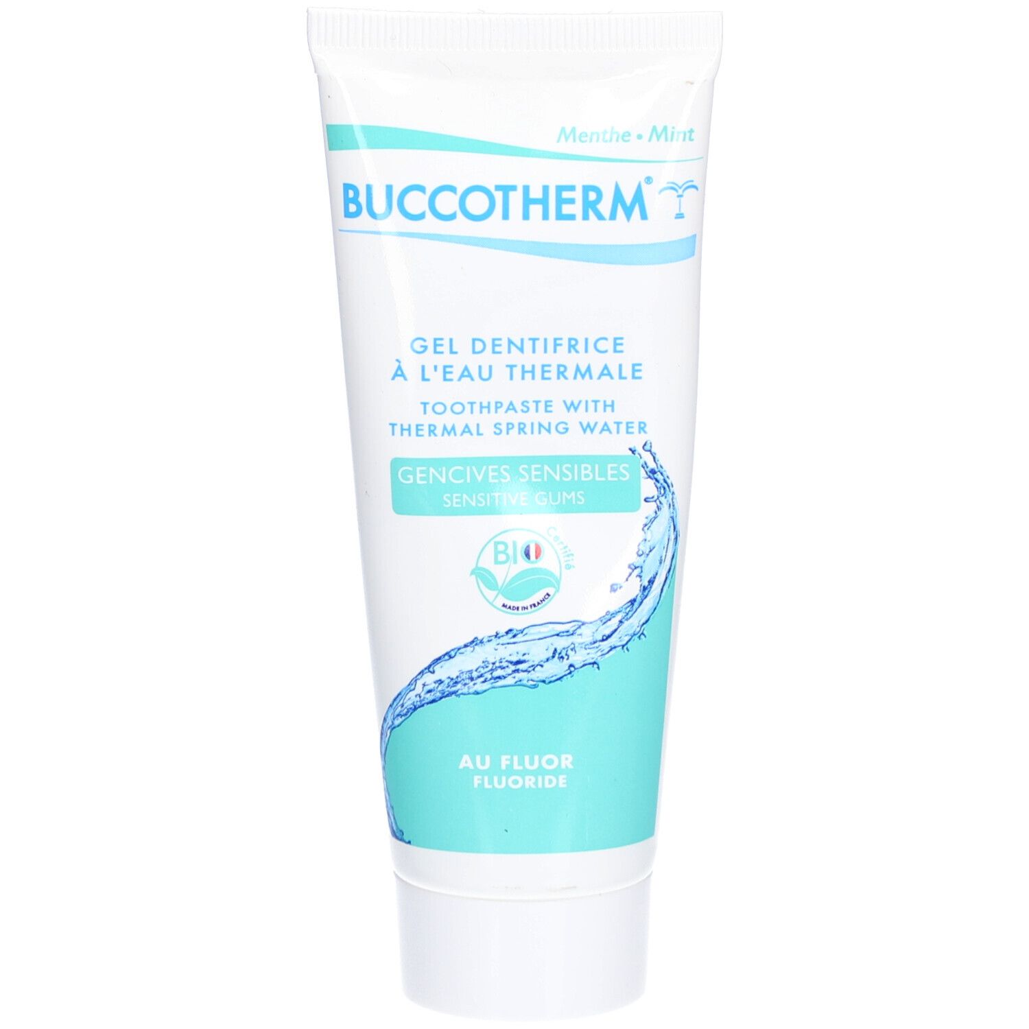 Tube de gel dentifrice bleu et blanc. Inscriptions: Buccotherm, Gel Dentifrice à l'eau thermale, Gencives Sensibles, Au Fluor. Label Bio.