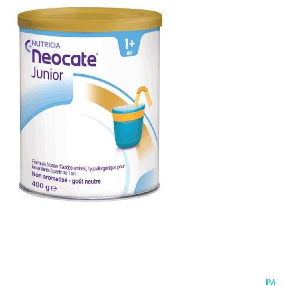 Boîte Neocate Junior, 1+, avec logos 'Nutricia' et 'Junior'. Texte en français. 400g. Illustration d'un gobelet avec paille.