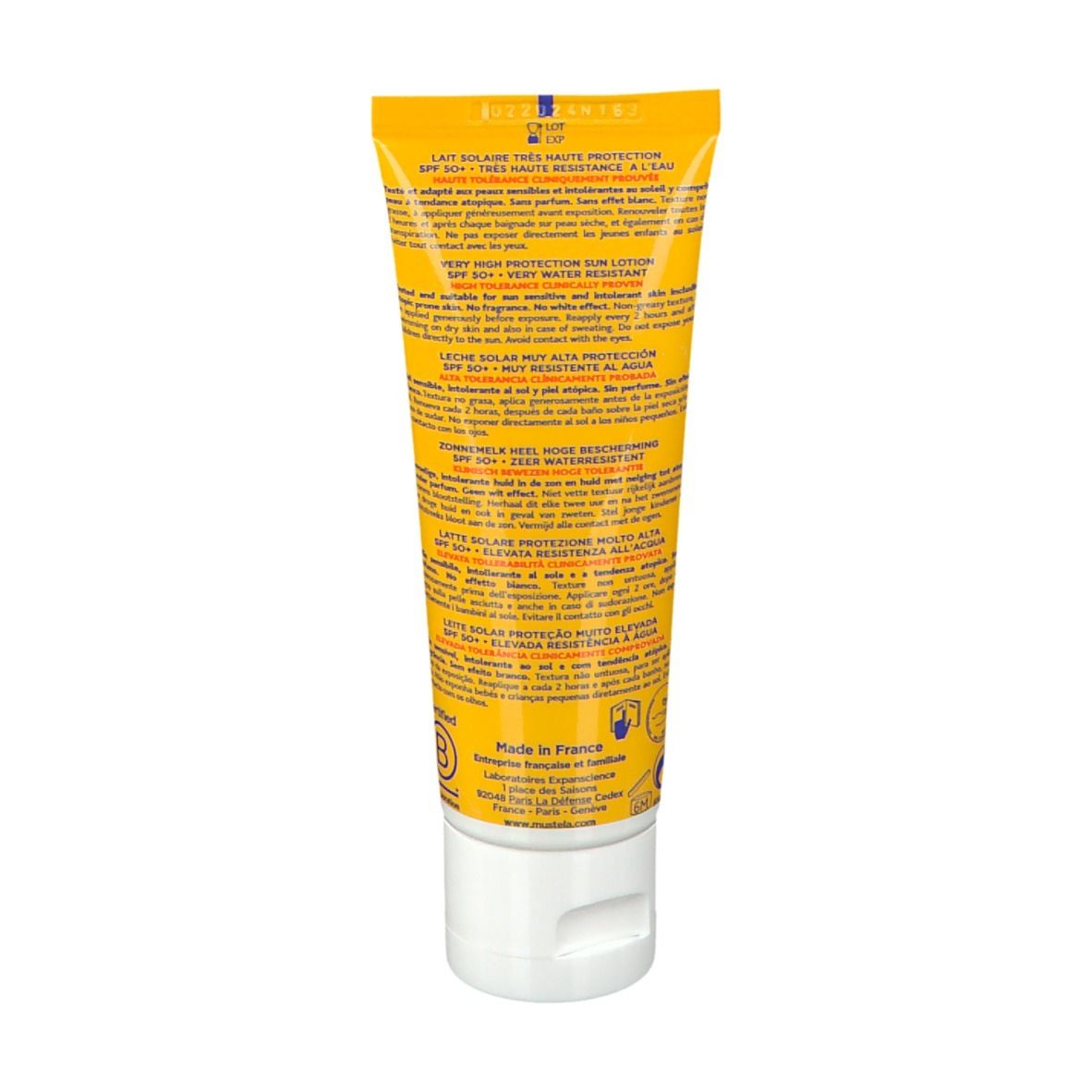 Dos du tube de crème solaire jaune. Texte multilingue. Mustela. SPF 50+. Résistant à l'eau.