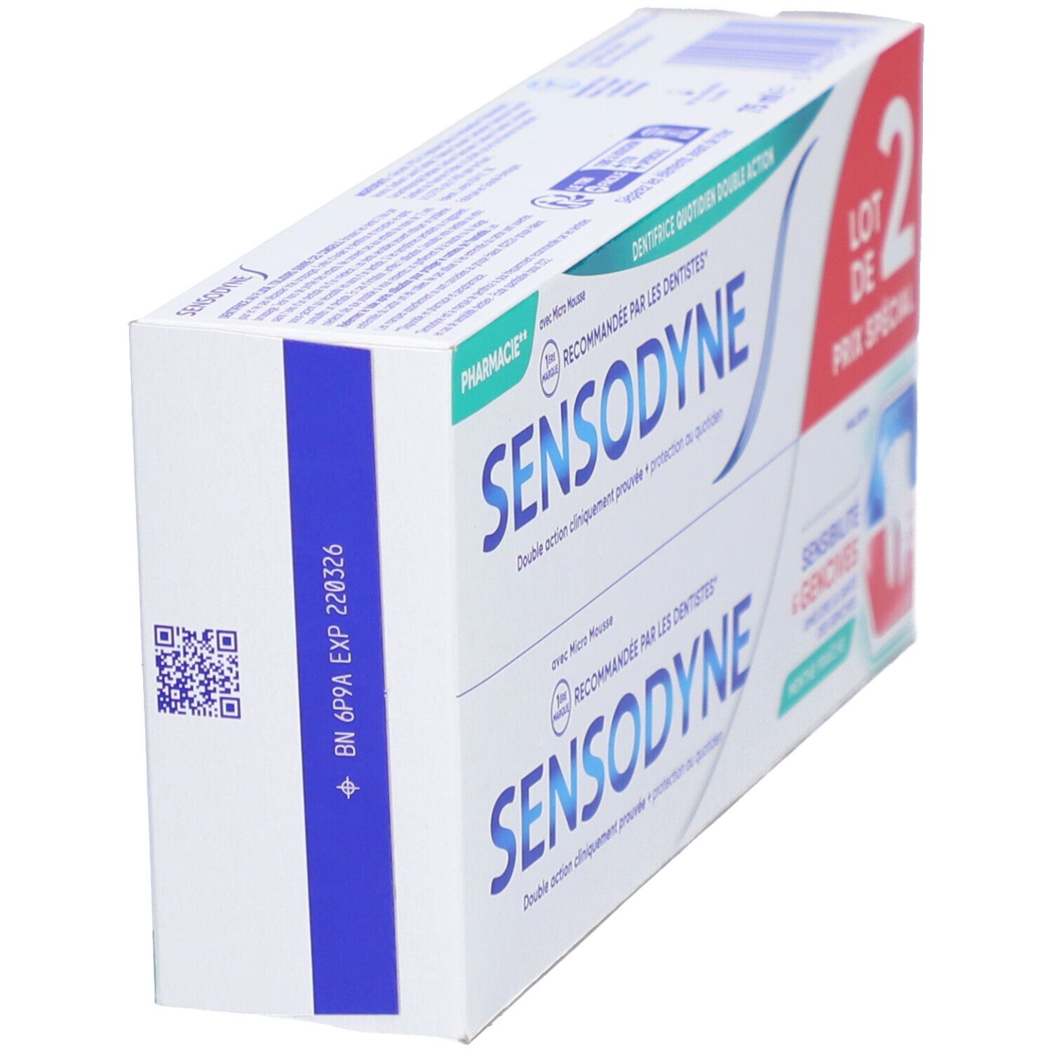 Boîte de dentifrice SENSODYNE. Numéro de lot et date de péremption sur le côté. Double action, recommandé par les dentistes.