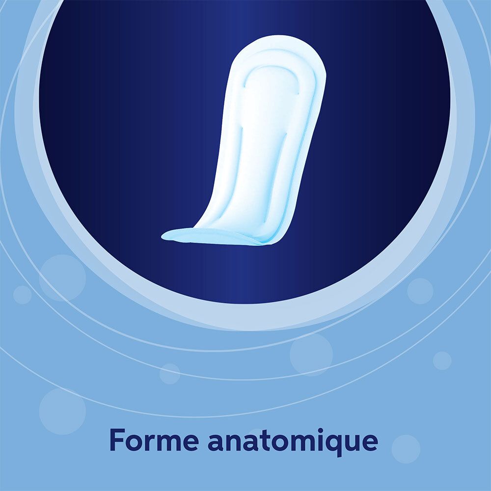 Serviette hygiénique blanche, forme anatomique. Sur fond bleu avec cercles. 