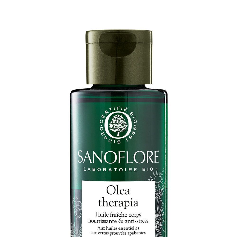 Gros plan sur le flacon d'huile Olea therapia. Certifié bio. Huile fraîche corps.
