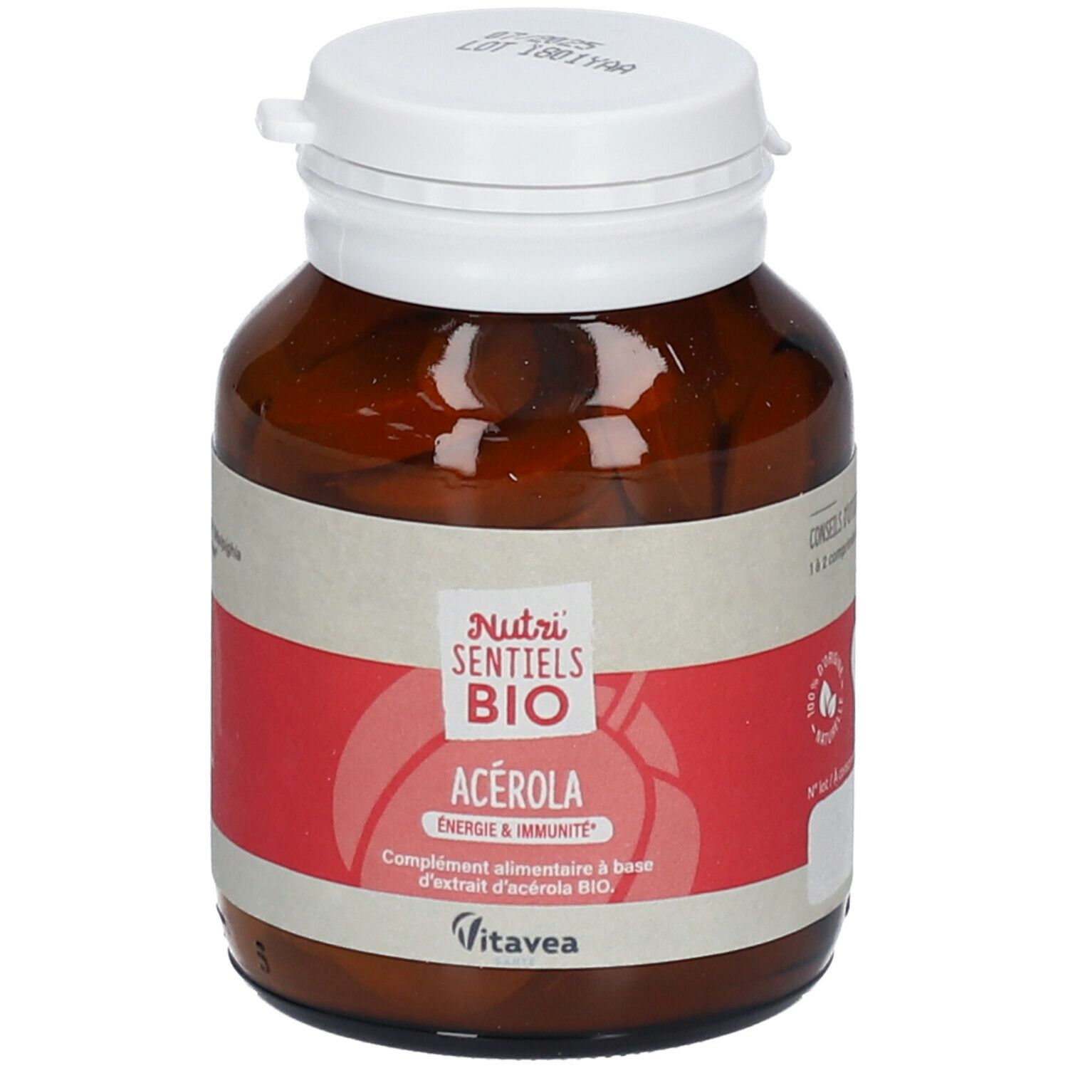 Flacon en verre brun avec bouchon blanc. Étiquette rouge avec texte: Nutri Sentiels BIO Acérola Énergie & Immunité. Logo Vitavea.