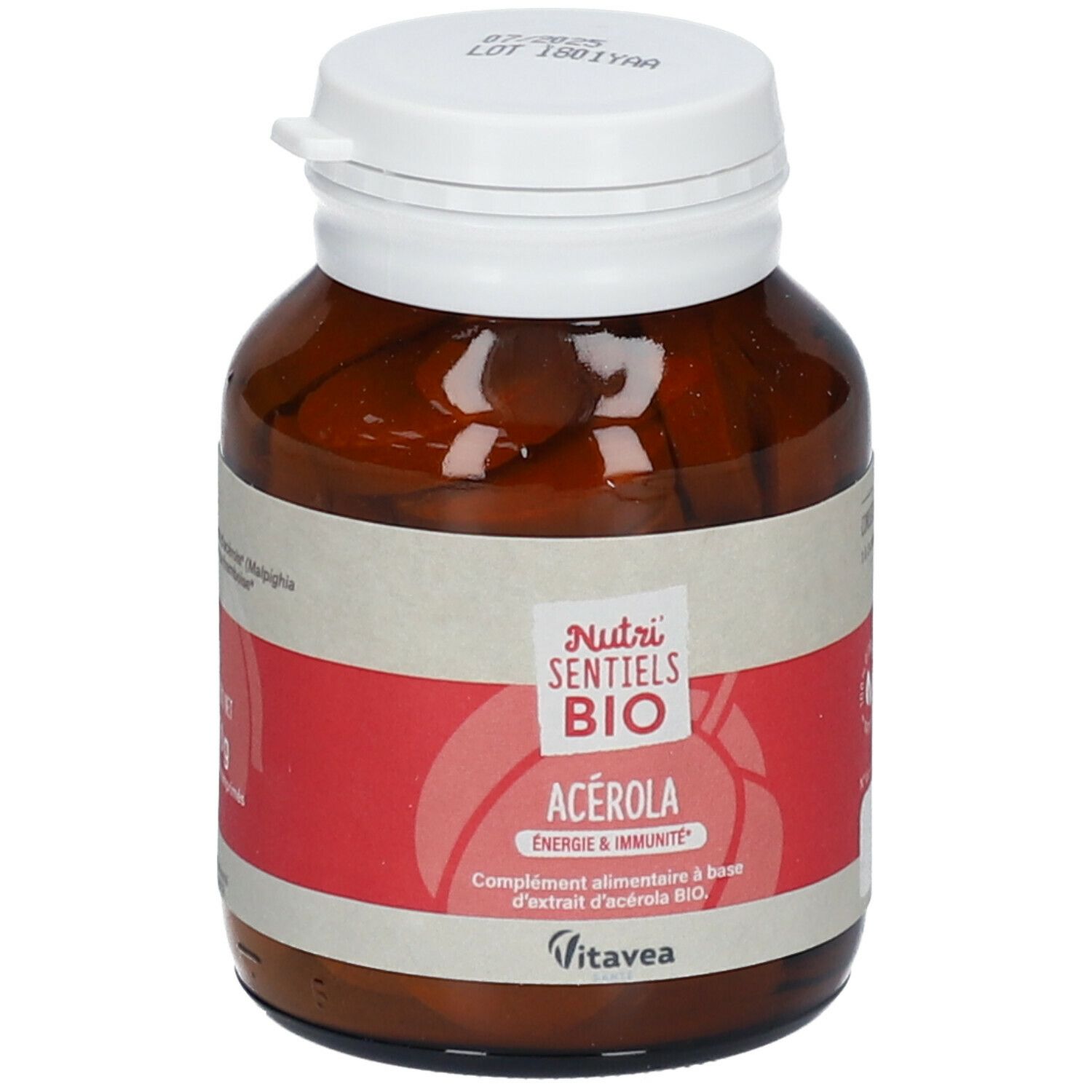 Flacon en verre brun avec bouchon blanc. Étiquette rouge avec texte: Nutri Sentiels BIO Acérola Énergie & Immunité. Logo Vitavea.