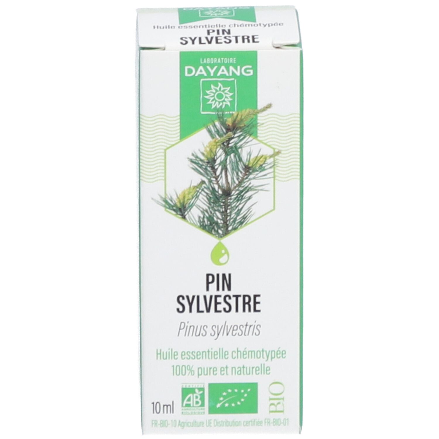 Karton mit Text: PIN SYLVESTRE, 100% PURE ET NATURELLE. AB-Zertifizierung. 10 ml. Abbildung von Kiefernzweigen.