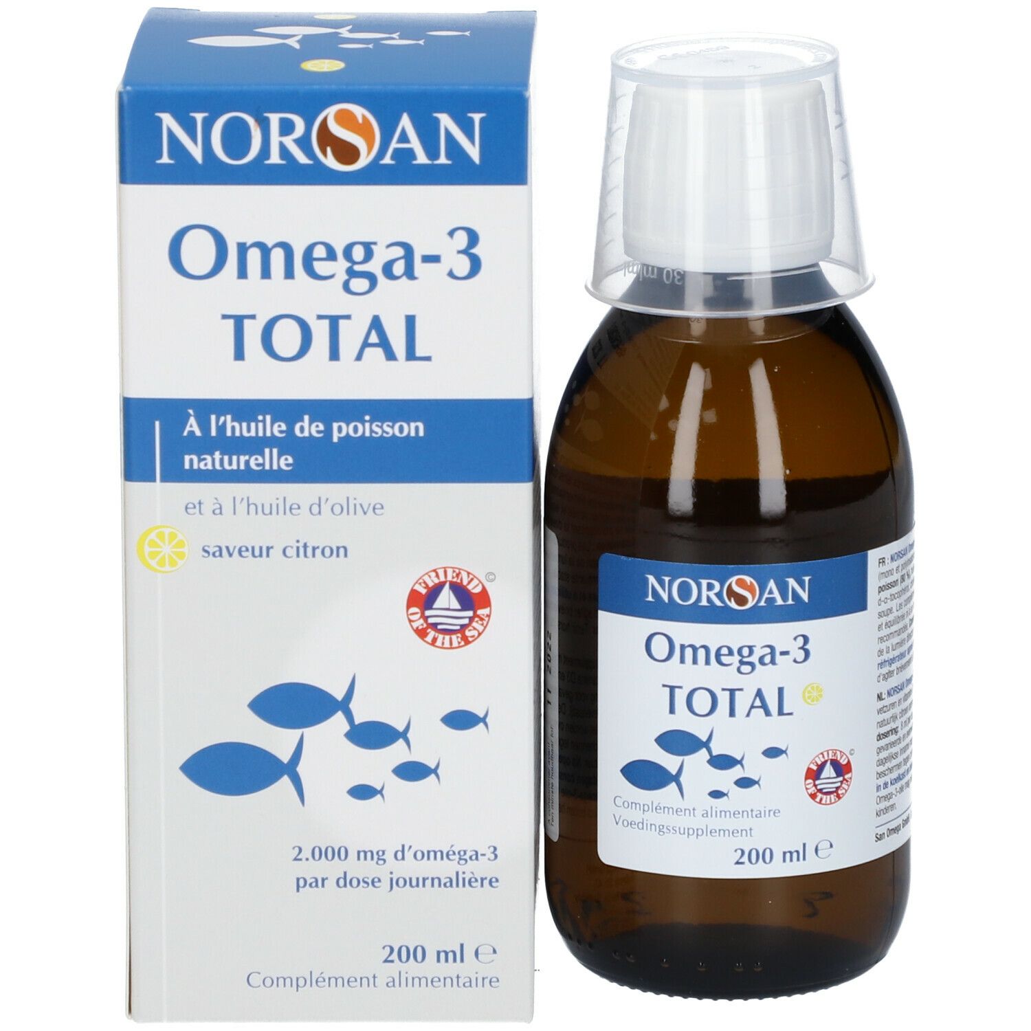 Produkt und Verpackung. Braune Flasche mit weißem Messbecher und Karton. NORSAN Omega-3 TOTAL. 200 ml.