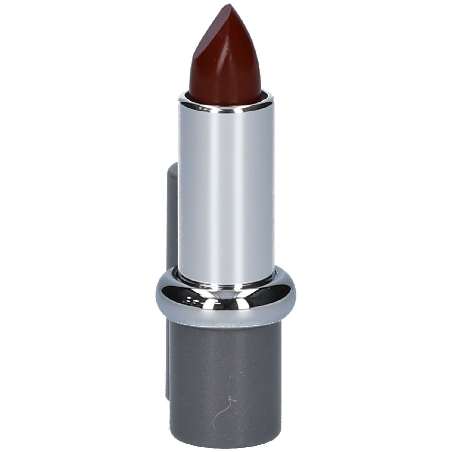 Donkerrode lipstick, zilveren huls, grijze dop. Punt van de lipstick zichtbaar.