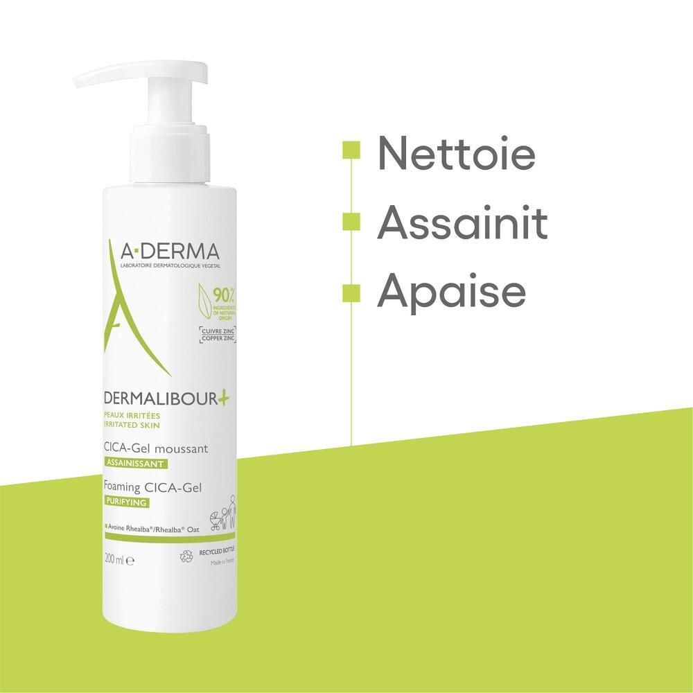 A-DERMA DERMALIBOUR+ CICA Gel moussant. Flacon avec zones de texte vertes : Nettoie, Assainit, Apaise.
