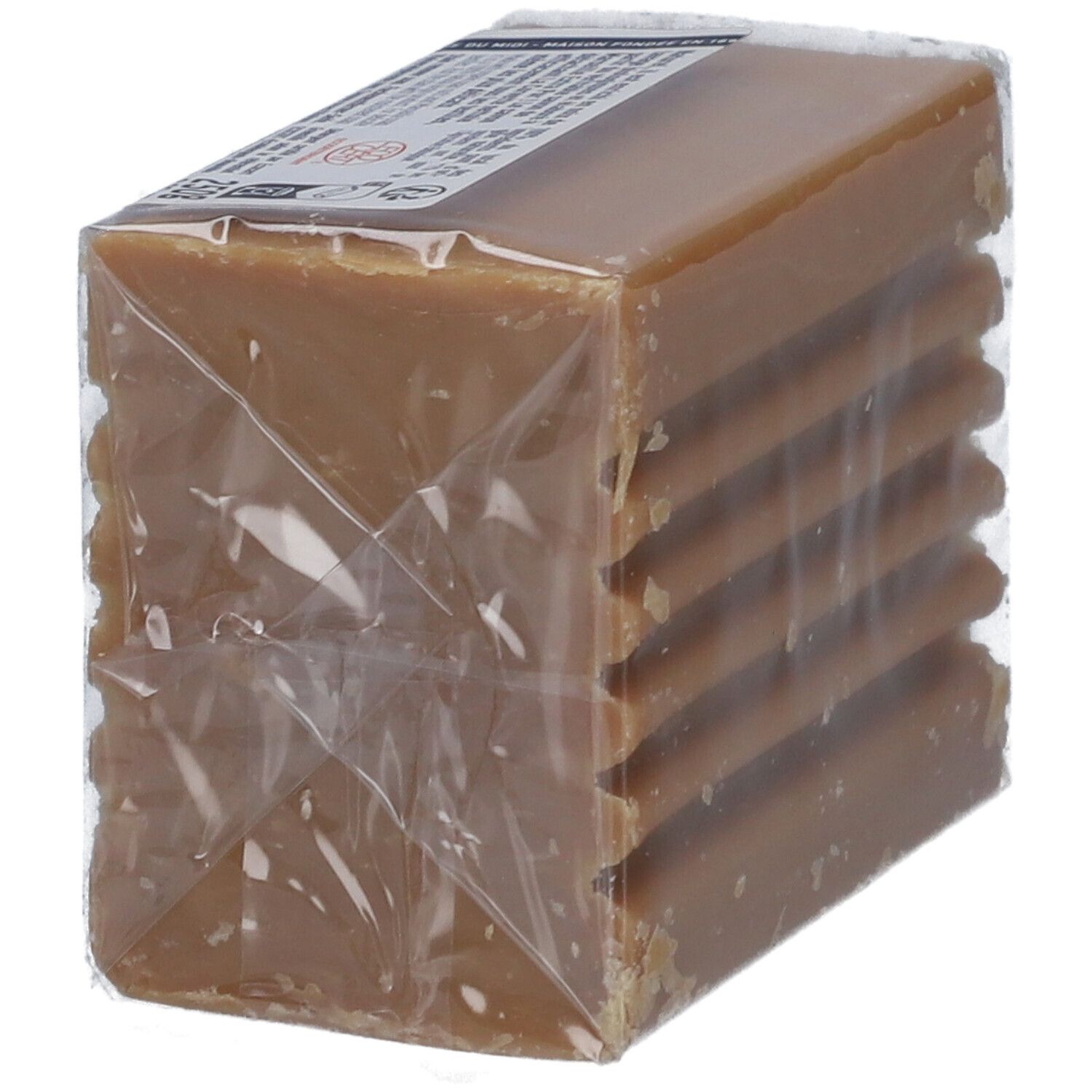 Savon détachant emballé. Le savon est divisé en blocs et emballé dans du film plastique.