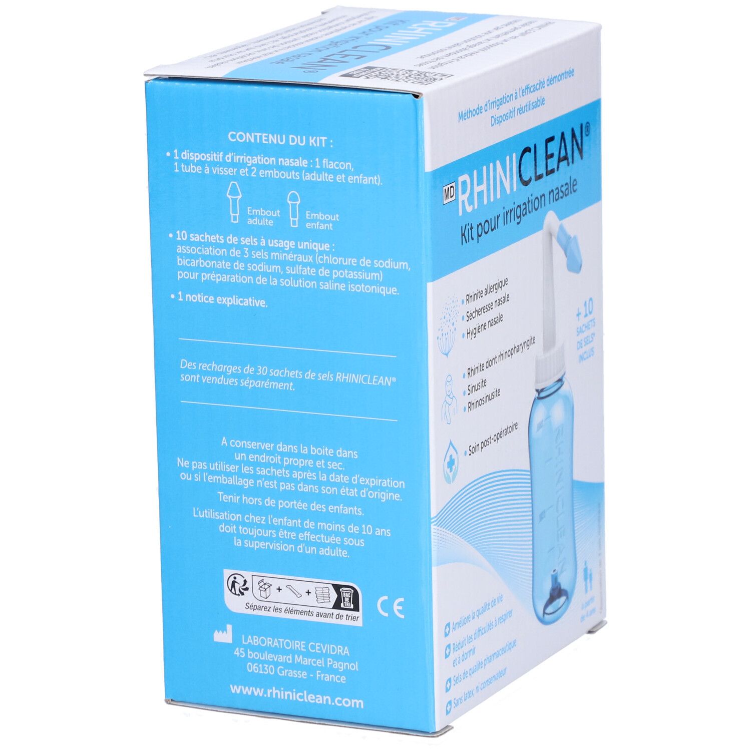 Boîte bleu et blanche avec informations produit. Inscription: RHINICLEAN Kit pour irrigation nasale. Contient une douche nasale et accessoires.