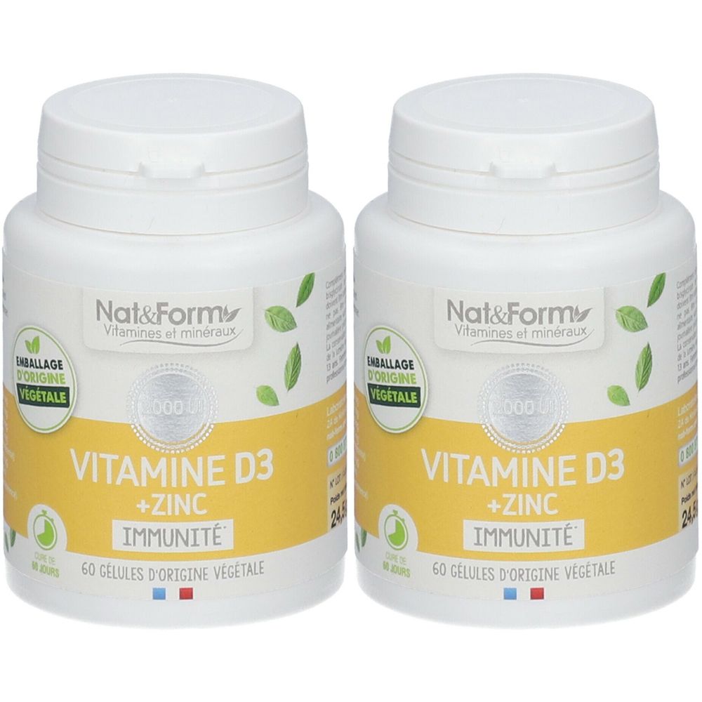 Zwei weiße Flaschen mit gelben Etiketten. Aufschrift: VITAMINE D3 + ZINC, IMMUNITÉ. Marke: Nat&Form. 60 Kapseln.