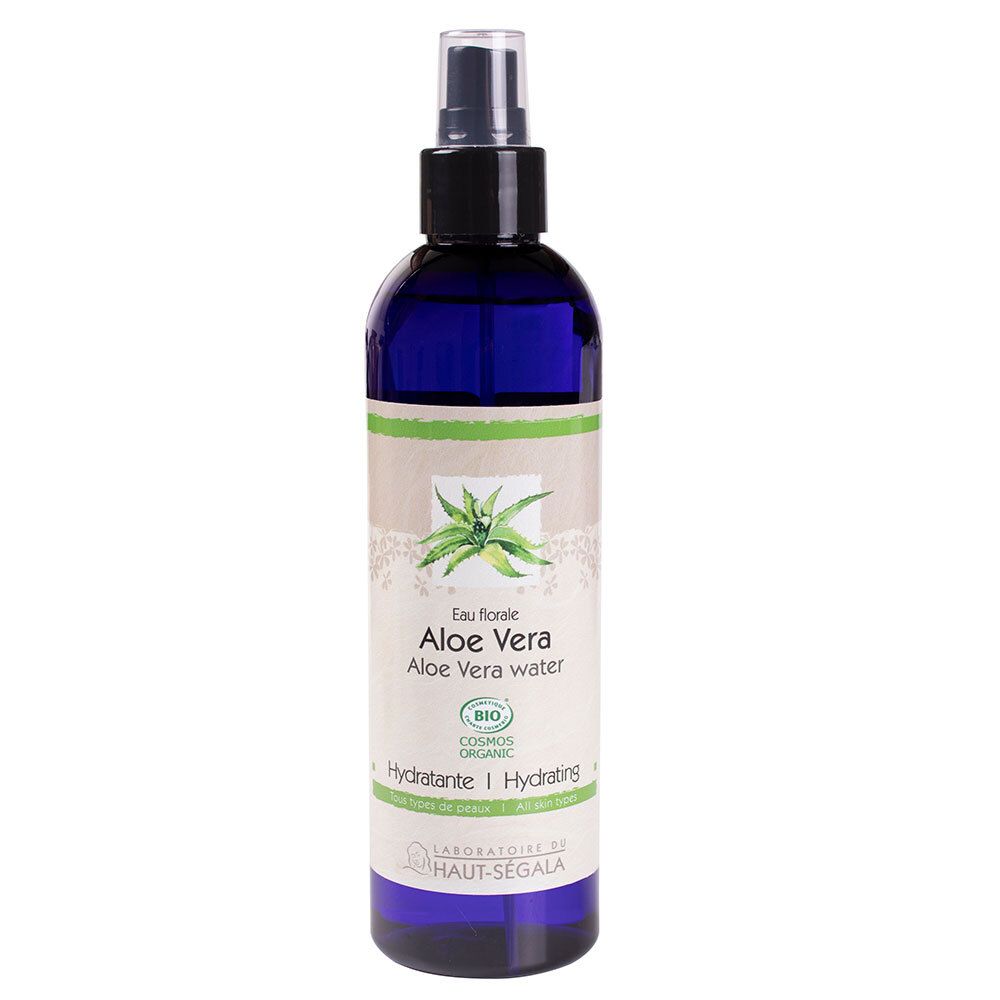Flacon bleu avec vaporisateur. Inscription: Aloe Vera, Hydratante. Certification bio.