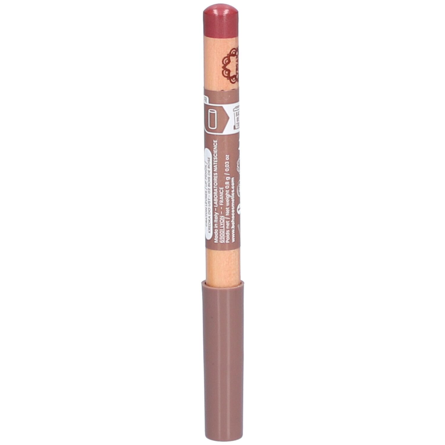 Crayon à lèvres en forme de bâton. Corps en bois avec extrémité rose et manchon. Inscriptions sur le corps.