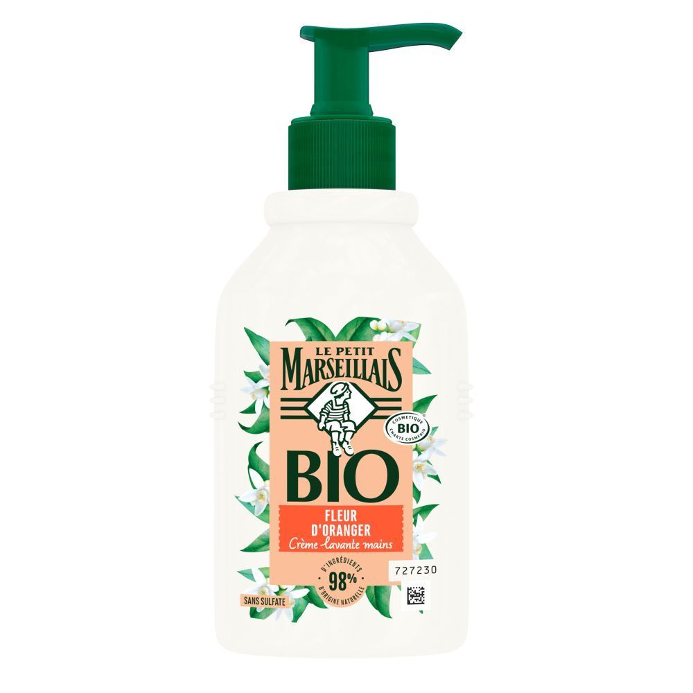 Flacon blanc avec pompe verte. Étiquette avec logo, texte et label bio. Motif fleur d'oranger.