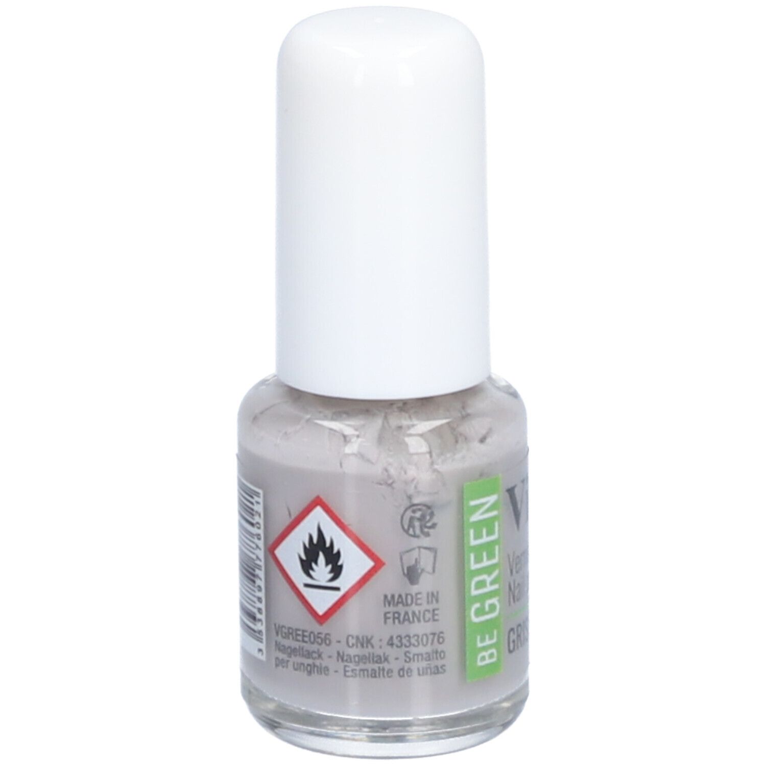 Nagellakfles met witte dop. Opschrift: BE GREEN. Gevaarsymbool. Gemaakt in Frankrijk. Grijze nagellak.