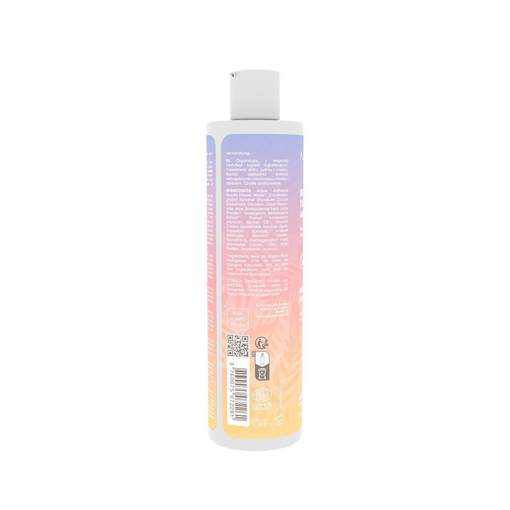 Rückseite der Alphanova Kids Badewasser-Flasche. Text in mehreren Sprachen. QR-Code und Bio-Zertifizierung.