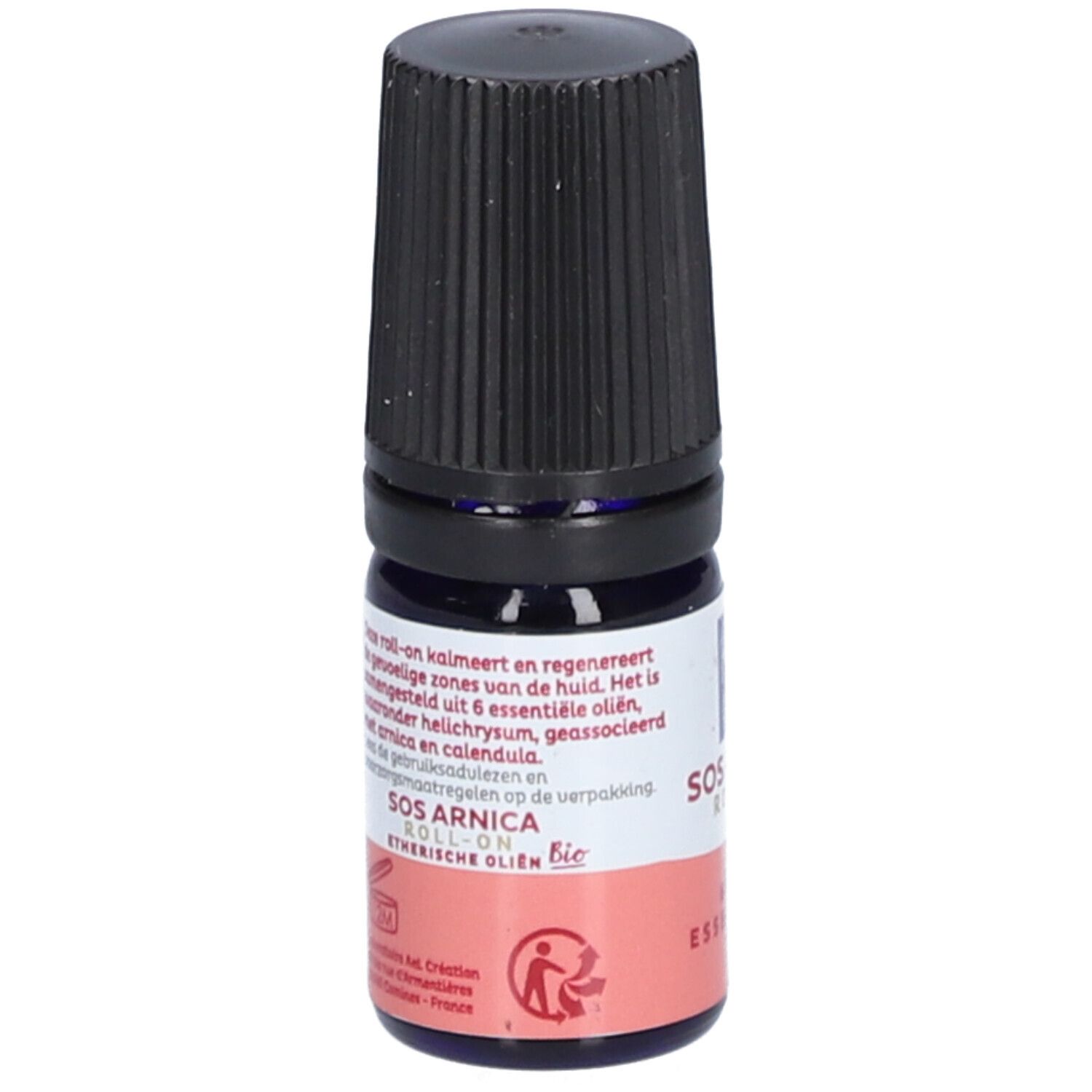 Flacon en verre bleu avec bouchon noir. Inscription: SOS Arnica Roll-On, Huiles Essentielles Bio. Texte sur l'étiquette.