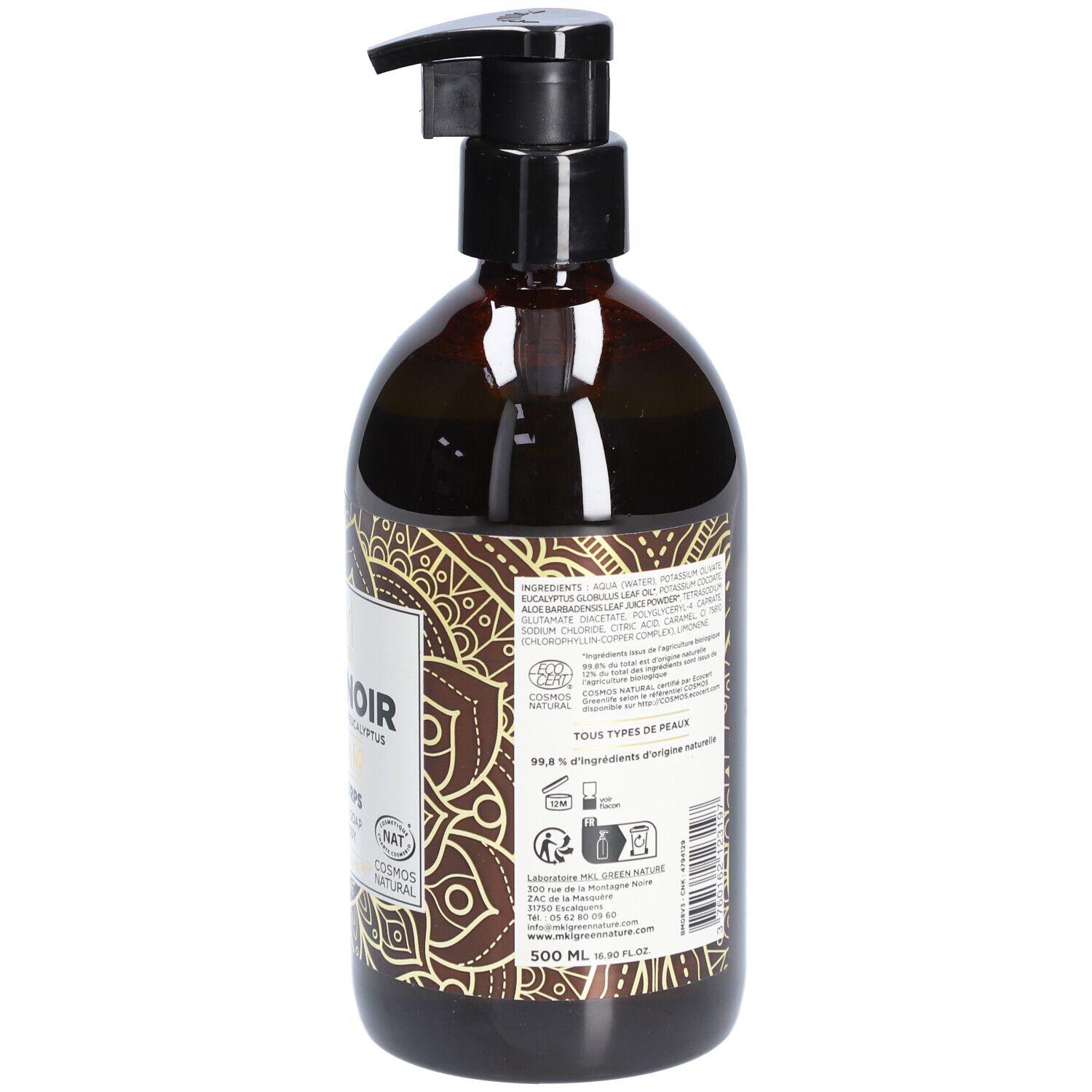 Bruine fles met zwarte pomp. Etiket met tekst, ingrediënten en gouden patroon. Inhoud 500 ml.