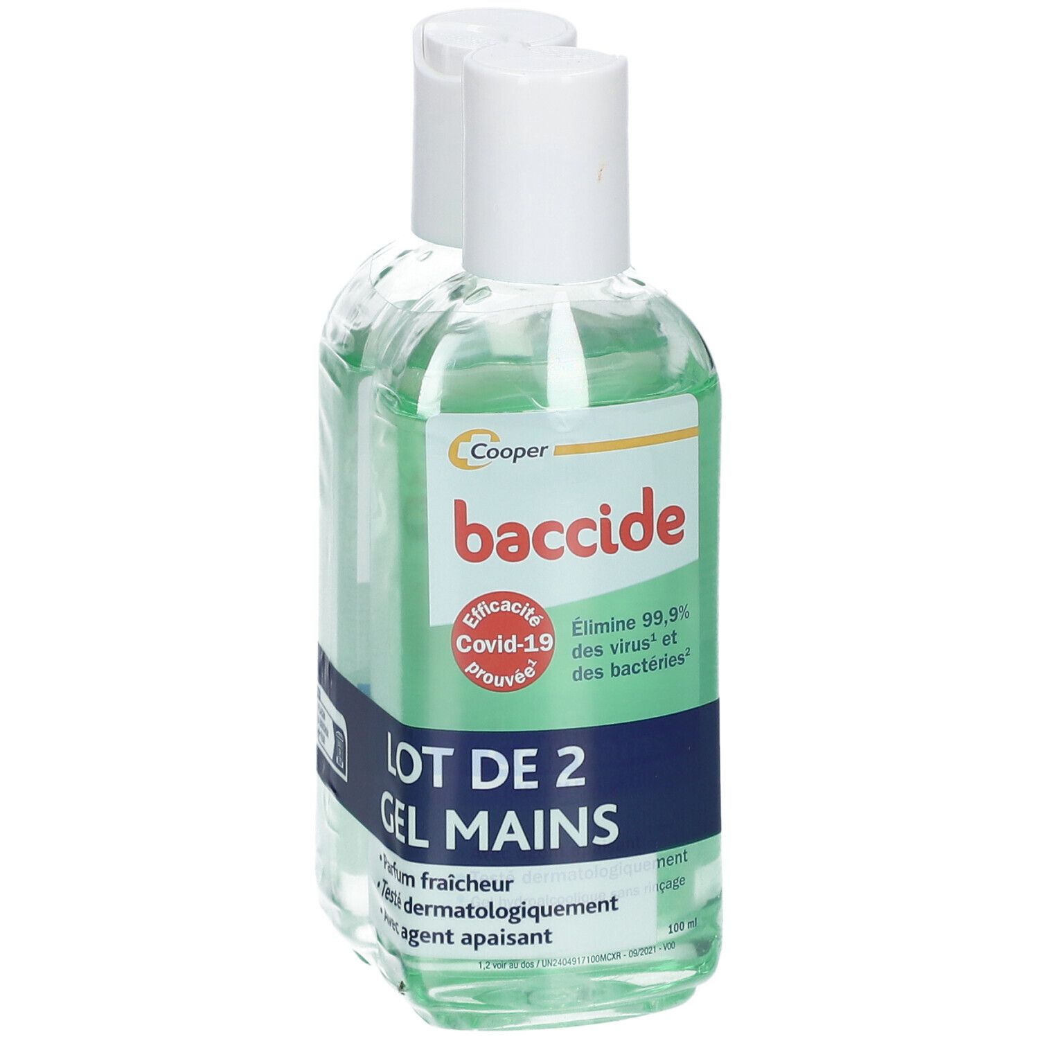 Deux flacons de gel hydroalcoolique. Liquide vert, bouchon blanc. Inscription: baccide, LOT DE 2 MAINS.