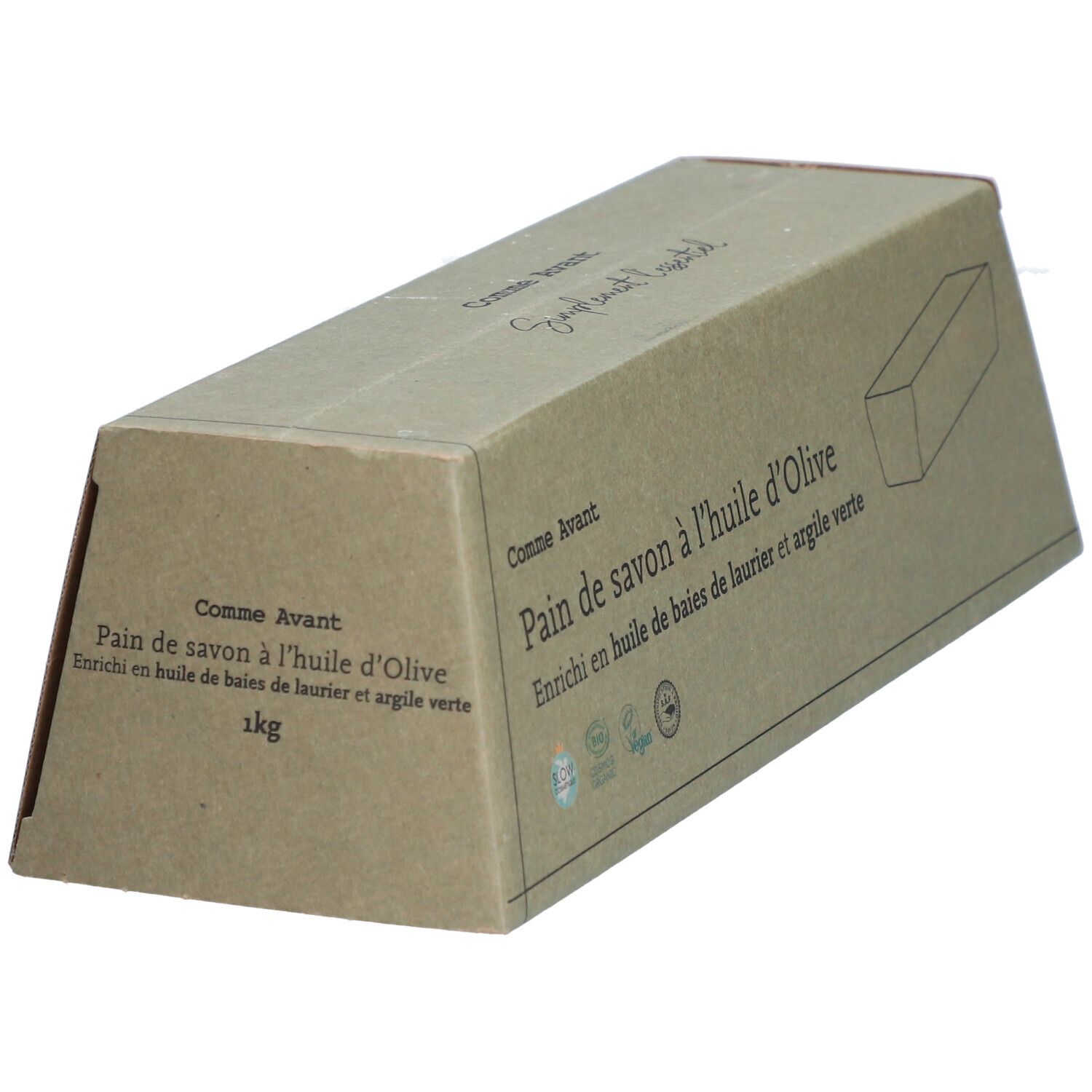 Emballage en carton avec nom du produit et ingrédients. Inscription : Pain de savon à l'huile d'Olive. Poids : 1 kg.
