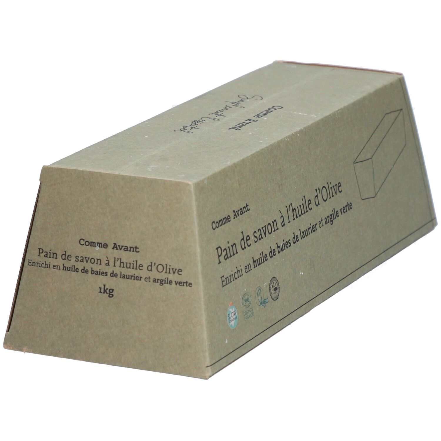 Emballage en carton avec nom du produit et ingrédients. Inscription : Pain de savon à l'huile d'Olive. Poids : 1 kg.