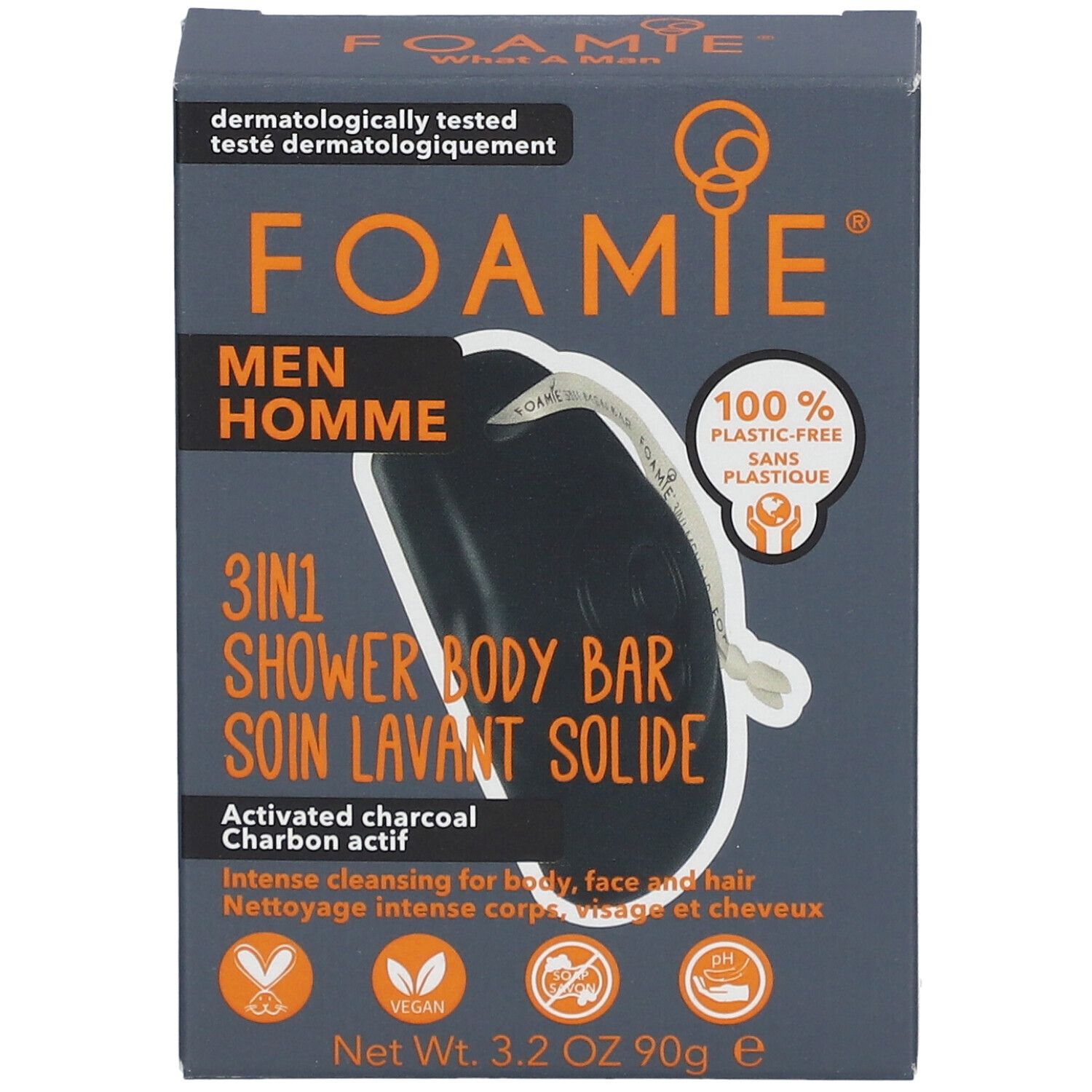 Emballage noir FOAMIE®. Contient un pain de douche 3-en-1. Texte : "Activated charcoal". Vegan.