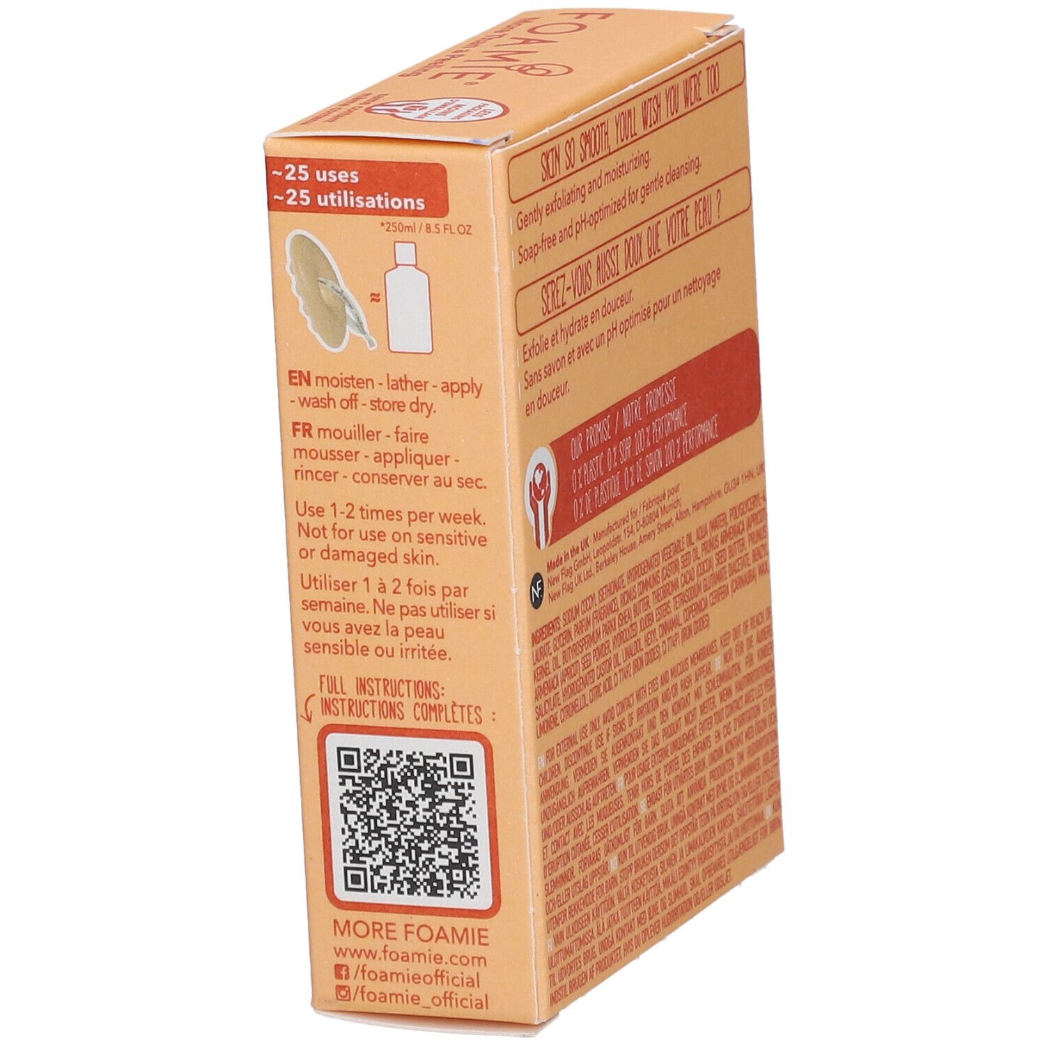 Emballage de barre de douche exfoliante solide. Marque FOAMIE. Texte avec instructions d'utilisation et code QR.