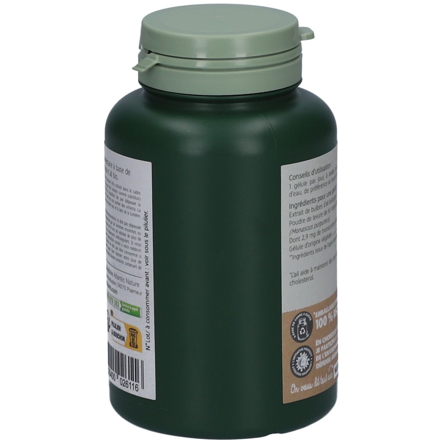 Flacon vert, vue latérale. Texte: ingrédients, conseils d'utilisation. Labels: 100% recyclable, emballage végétal.