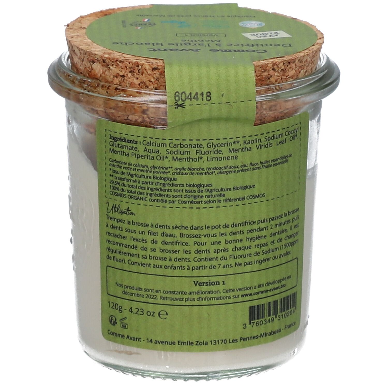 Pot en verre avec pâte blanche, couvercle en liège et étiquette verte. Dos avec liste des ingrédients et instructions. Texte: Comme Avant, 120g.